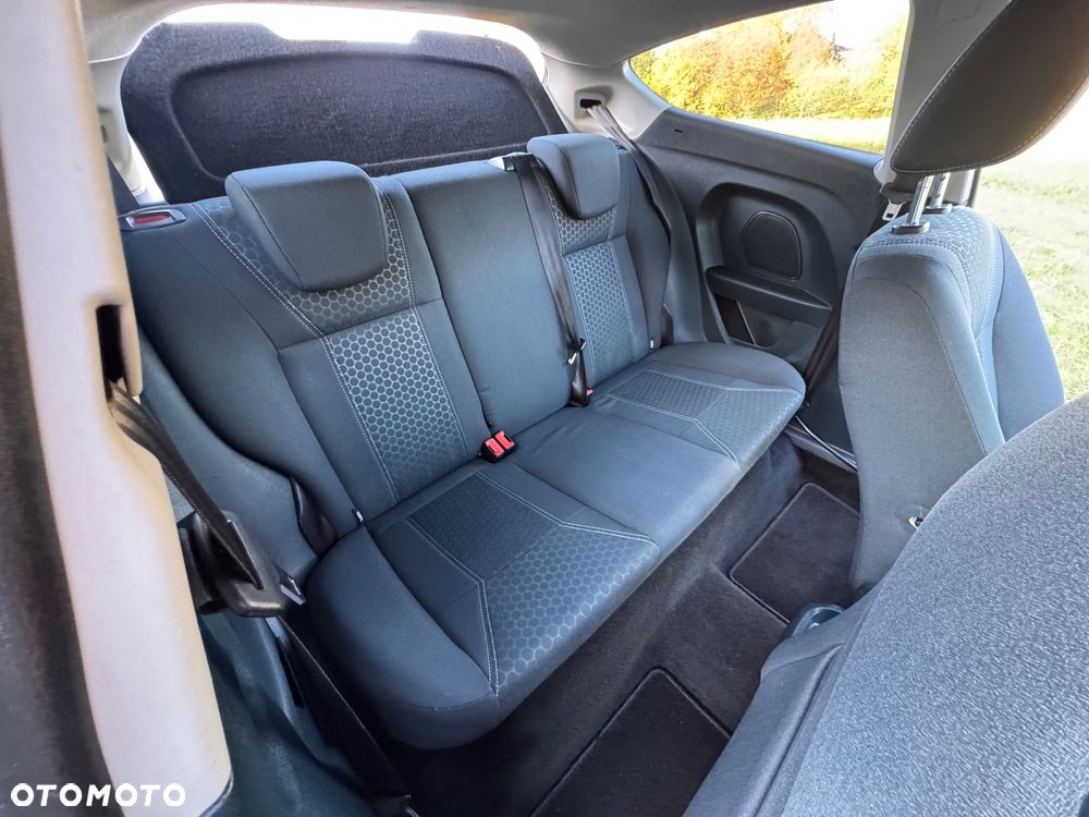 Ford Fiesta - 24