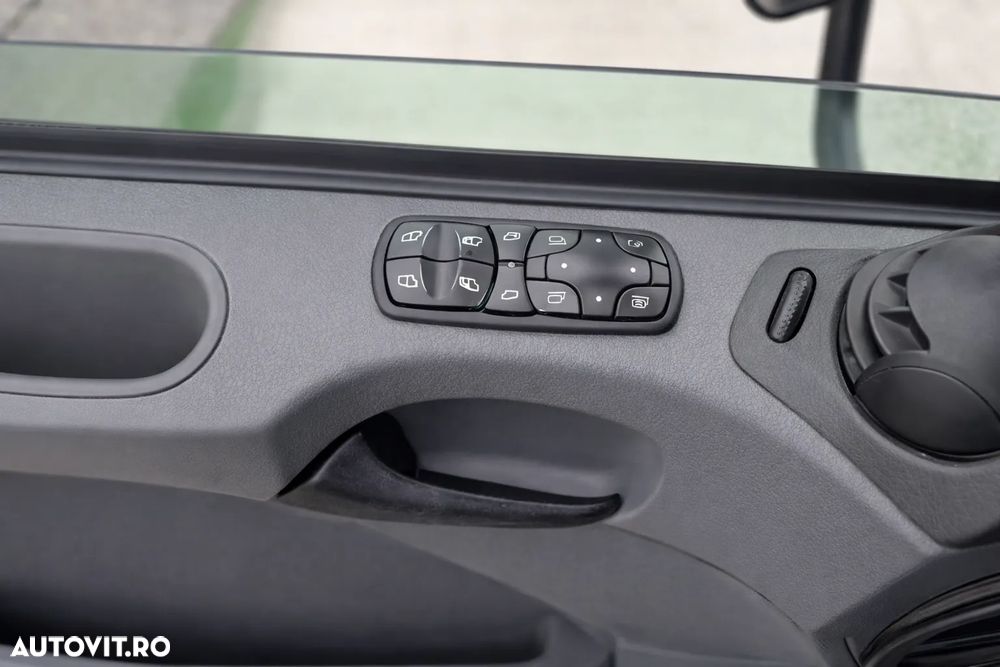 Mercedes-Benz ACTROS - 17