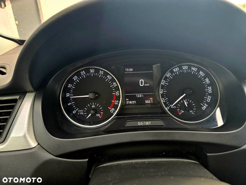 Skoda RAPID 1.6 TDI DPF Ambition - 8