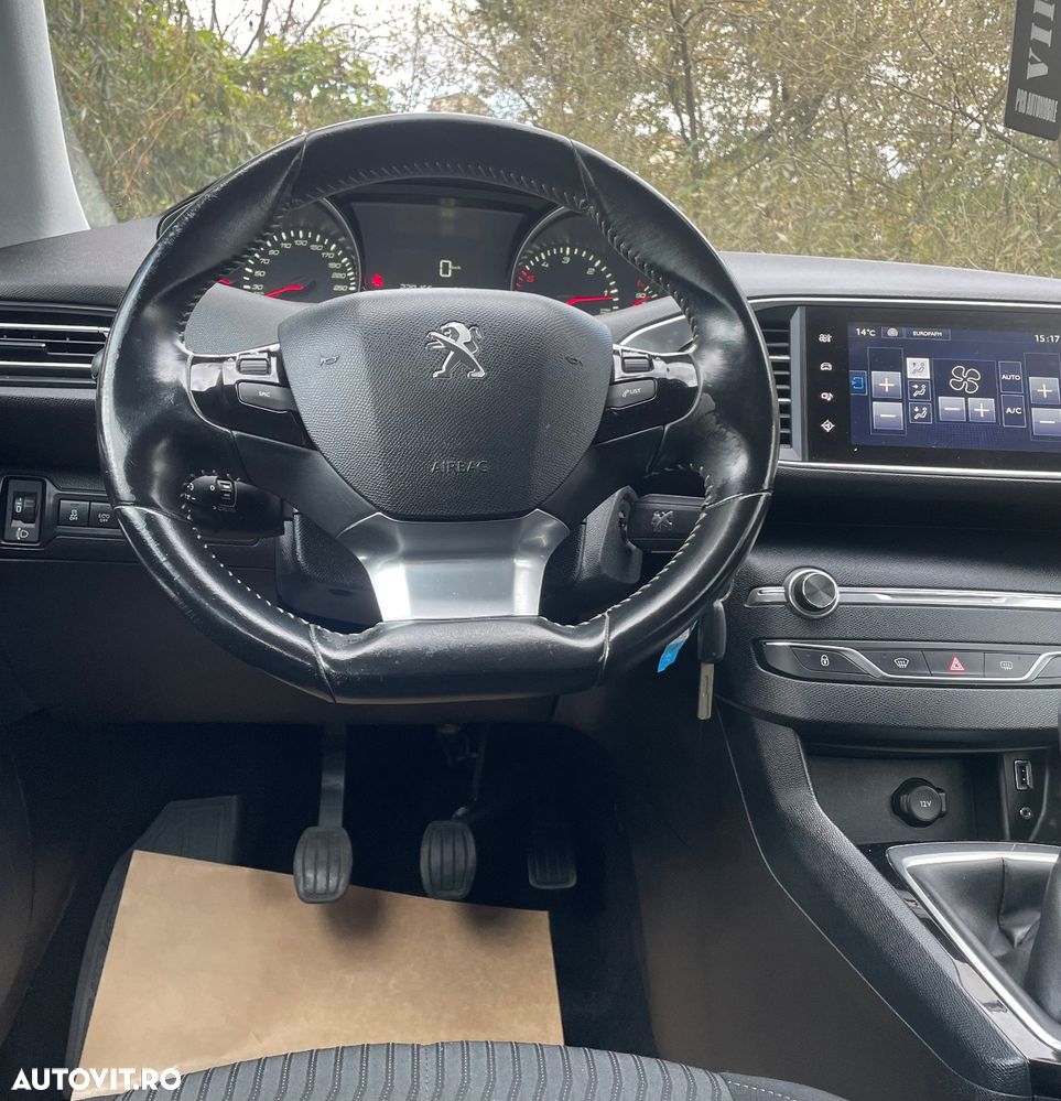 Peugeot 308 1.6 e-HDI FAP STT Allure - 7