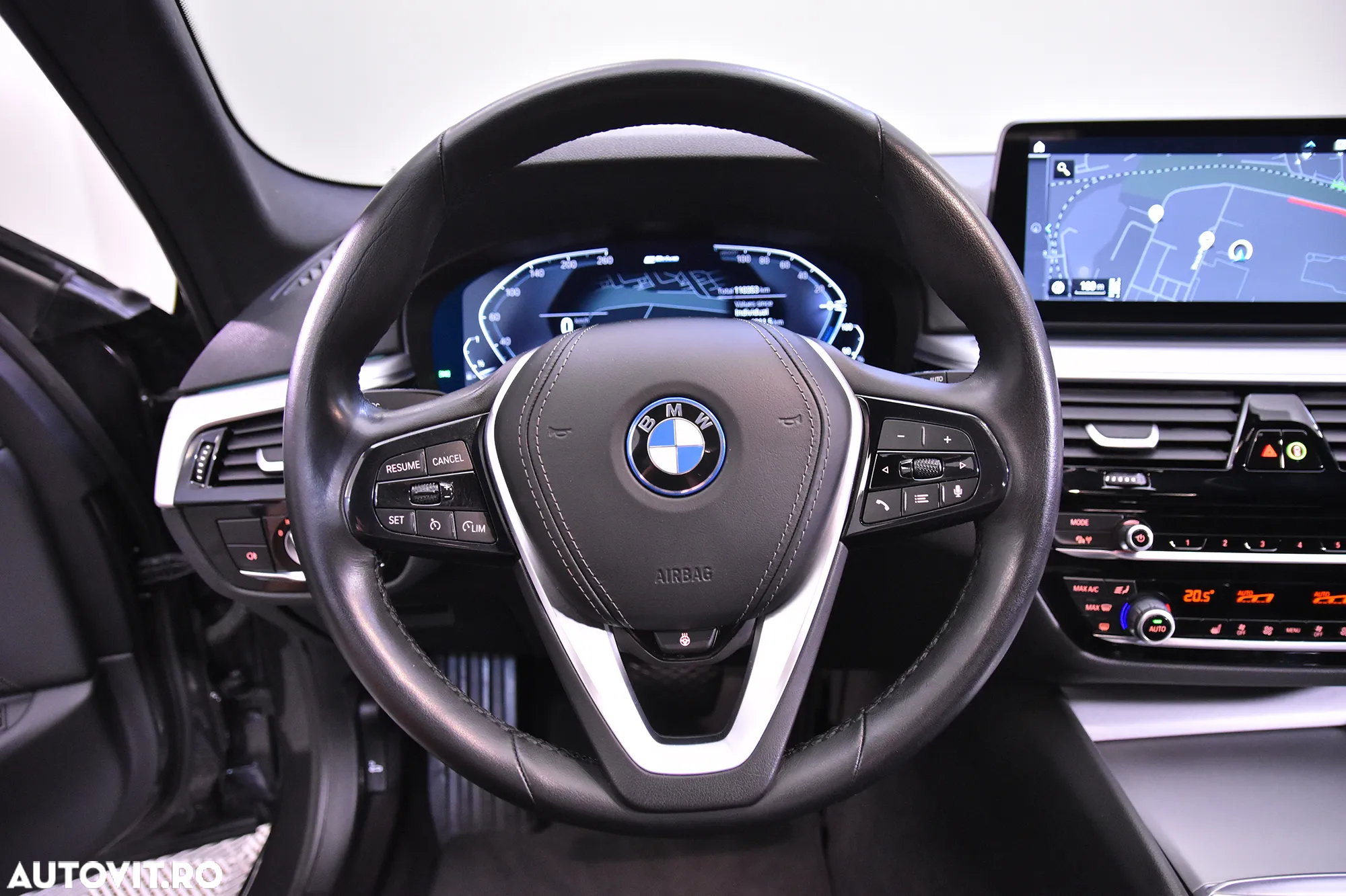 BMW Seria 5 530e xDrive Touring Aut. - 16