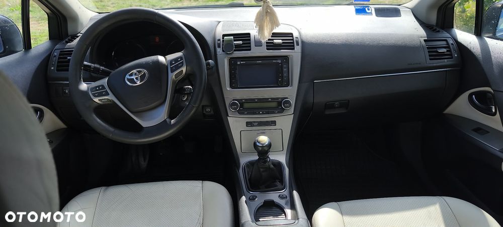 Toyota Avensis 2.0 D-4D 2010 - 9