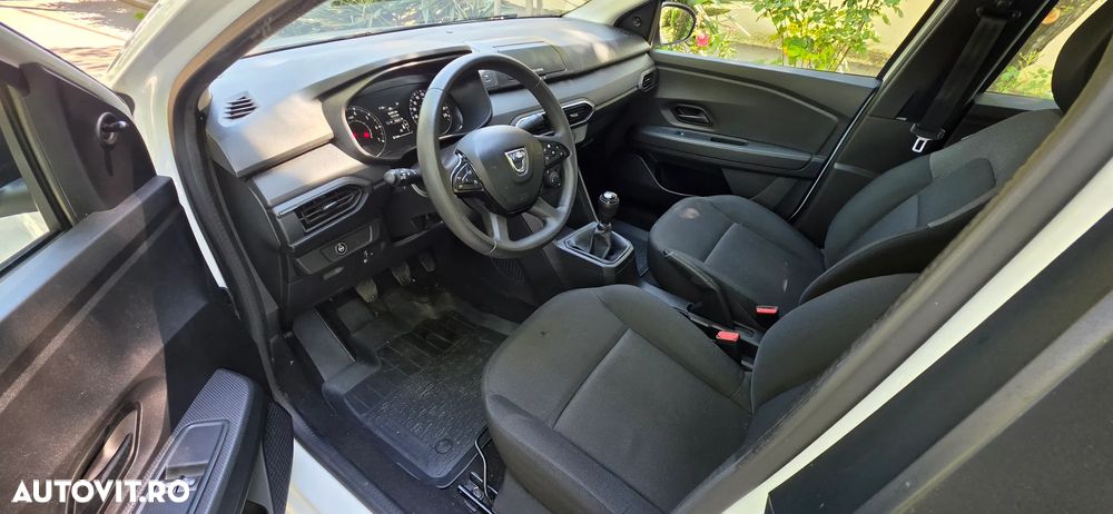 Dacia Logan TCe 90 Essential - 6