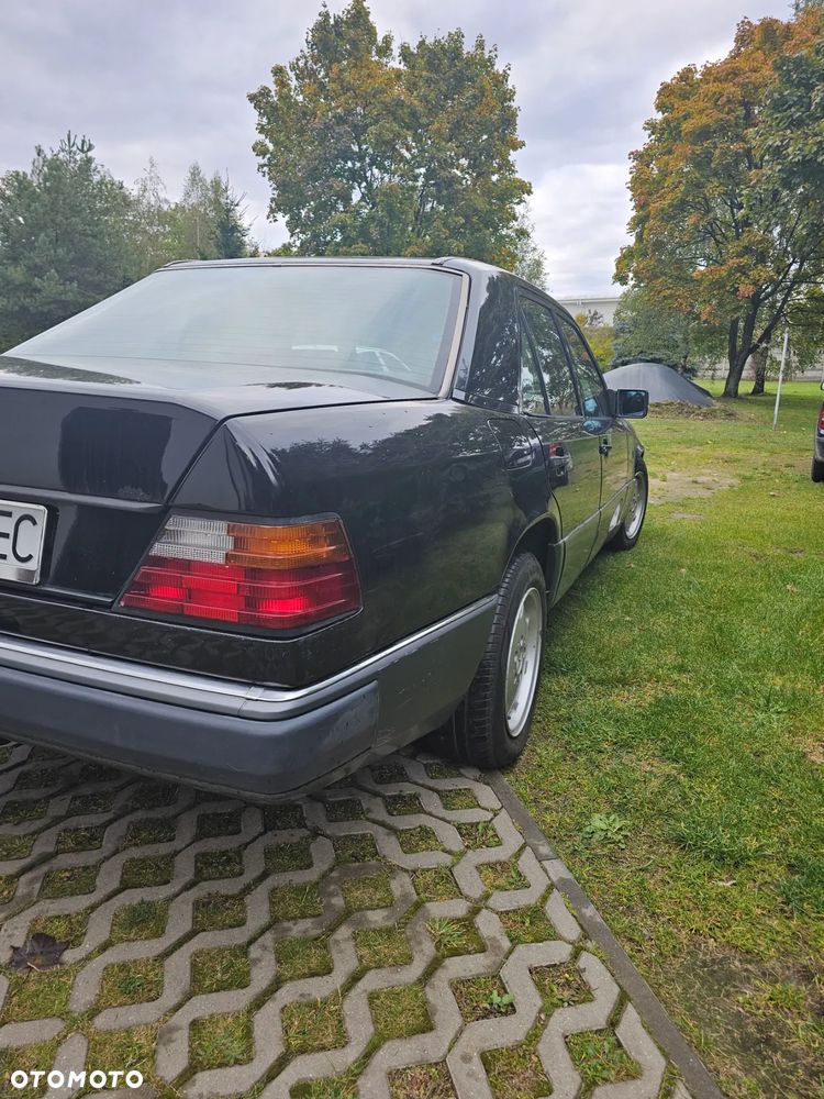Mercedes-Benz W124 (1984-1993) - 38