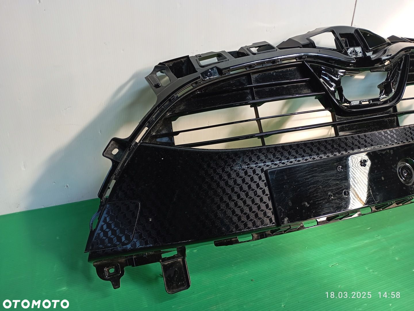 TOYOTA YARIS IV 2020- GRILL KRATKA ZDERZAKA ŚRODKOWA 53101-0DB61 - 2