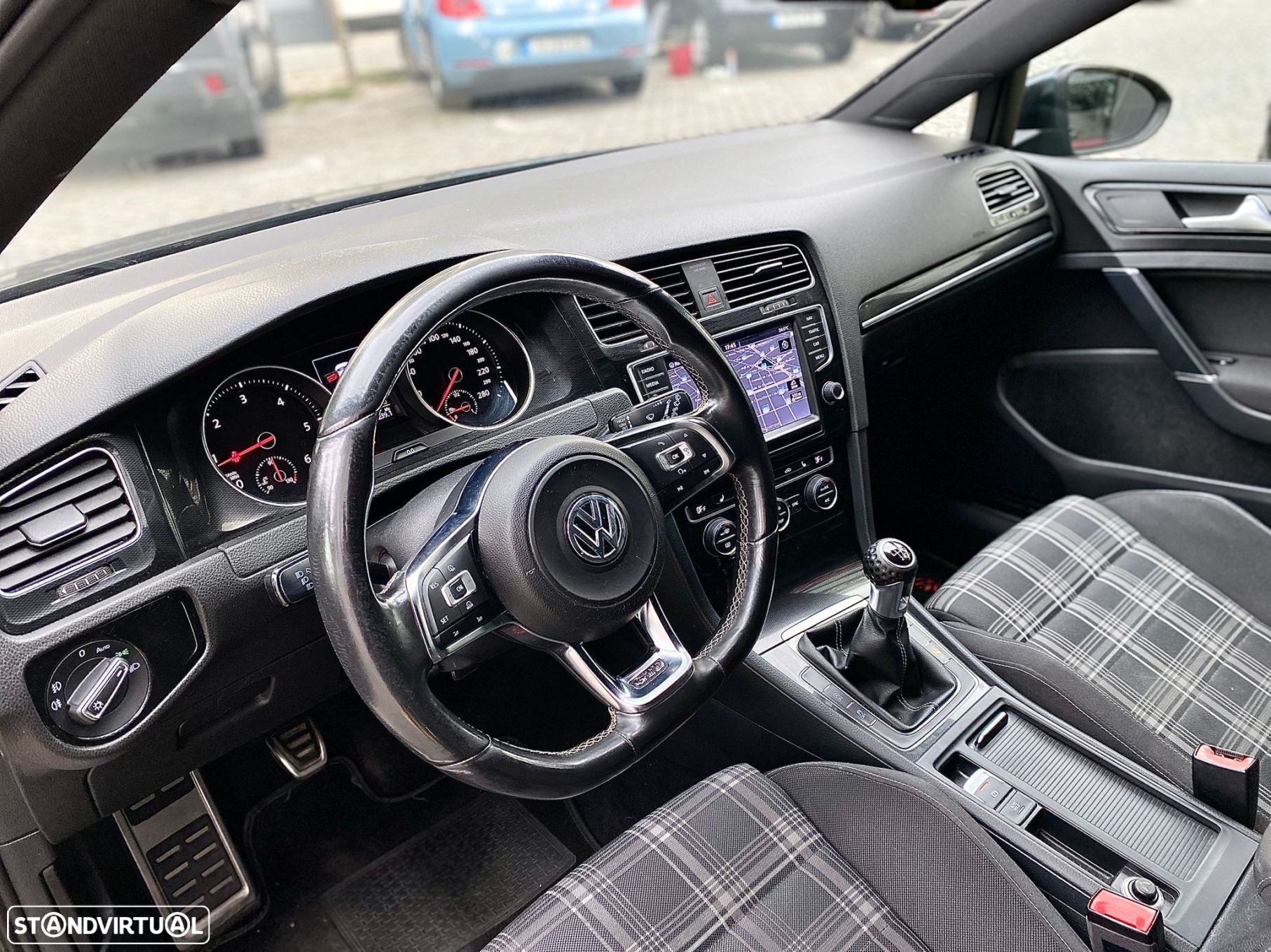 VW Golf 2.0 TDI GTD - 17
