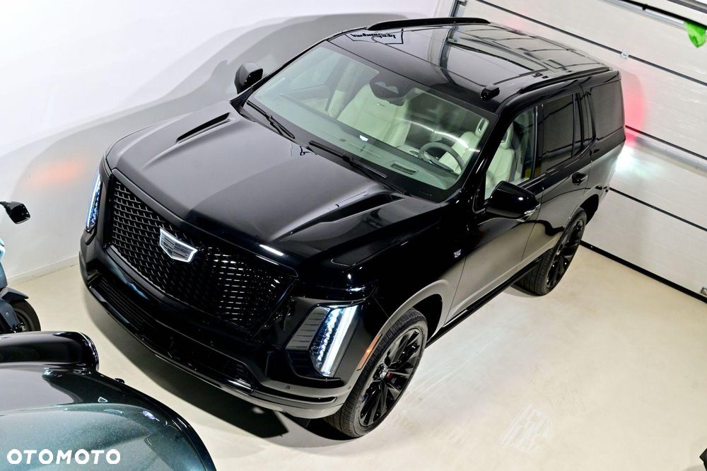 Cadillac Escalade - 2