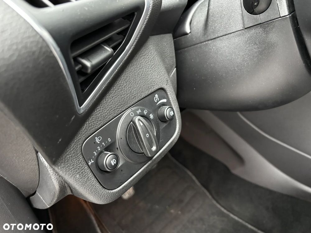 Ford Kuga 2.0 TDCi 2x4 Titanium - 27