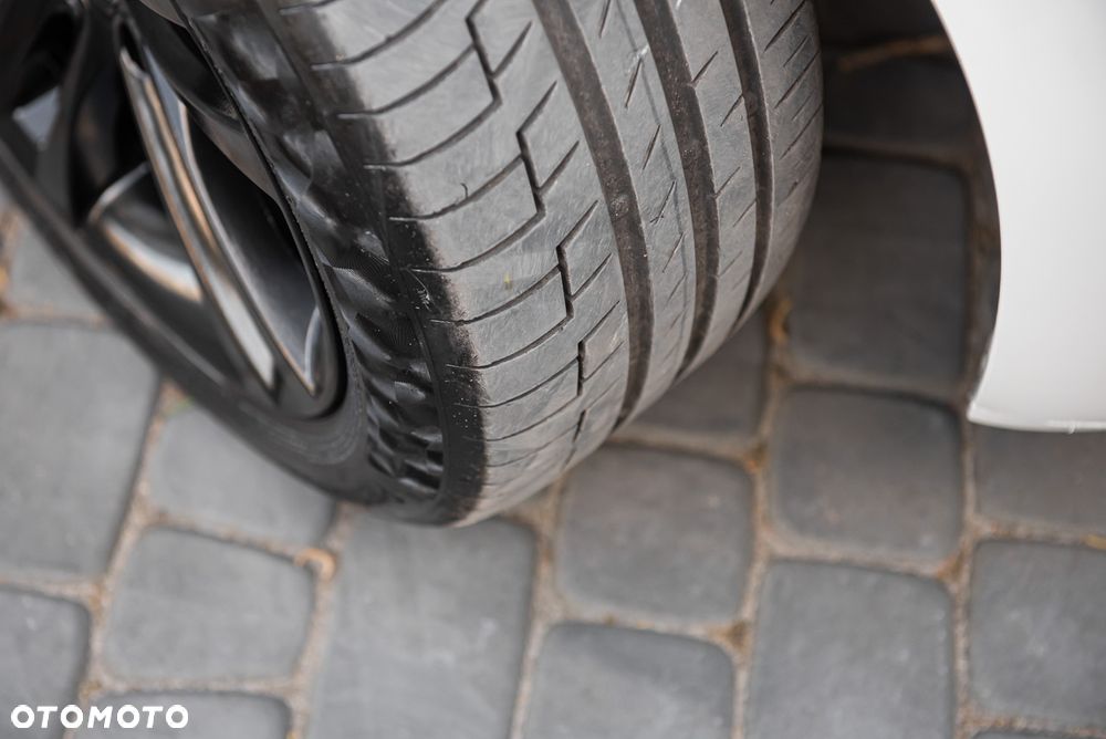 BMW 3GT 328i Sport-Aut Sport Line - 35