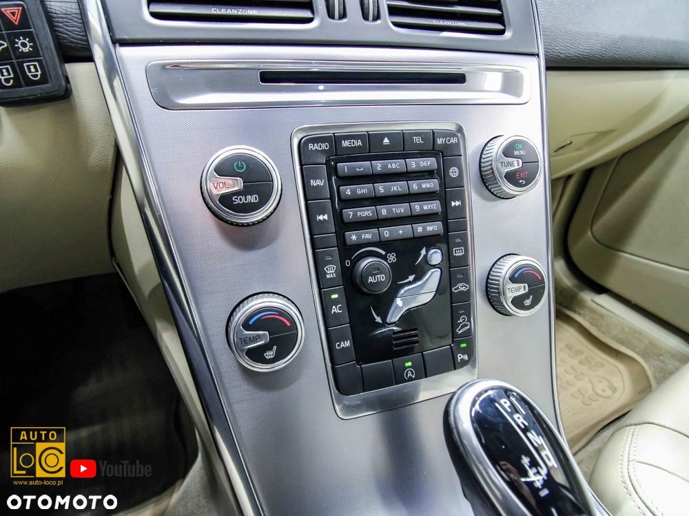 Volvo XC 60 D4 AWD Summum - 25