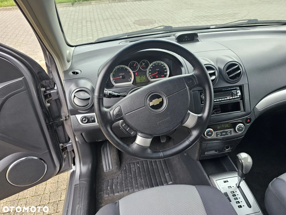 Chevrolet Aveo 1.4 16V LS - 8