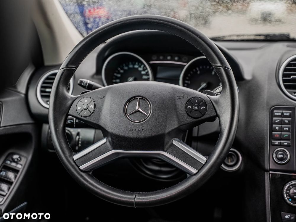 Mercedes-Benz ML - 16