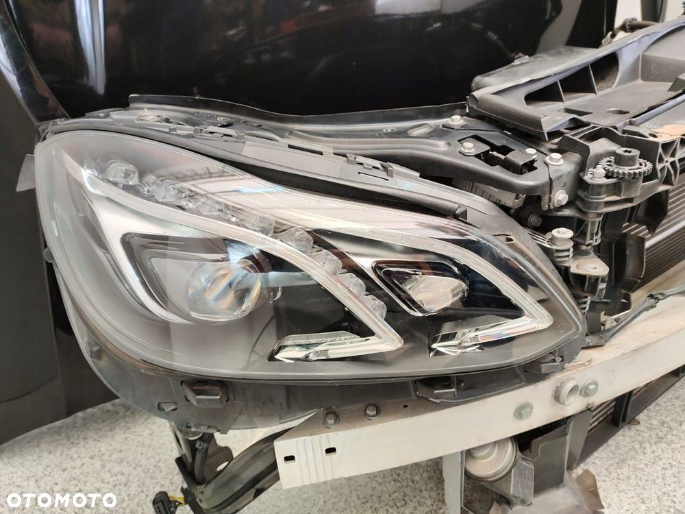 MERCEDES W212 LIFT PRZÓD BŁOTNIKI PAS LAMPY MASKA - 9
