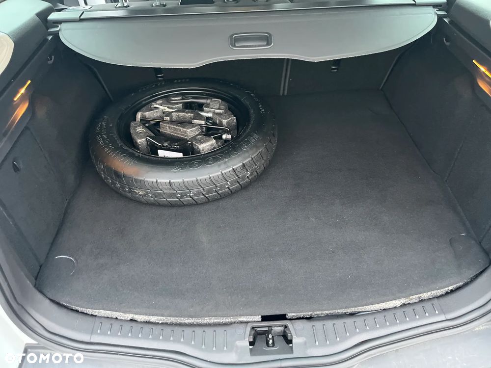 Ford Focus 1.6 Ambiente - 14