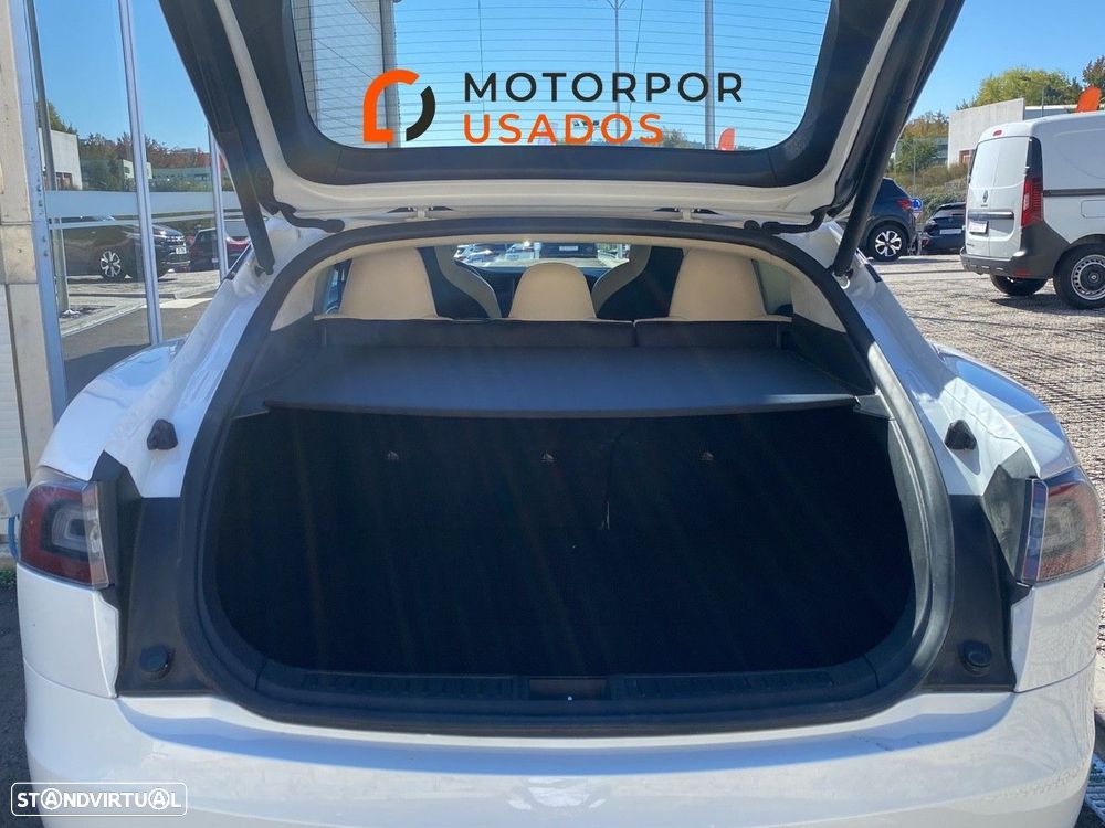 Tesla Model S - 6