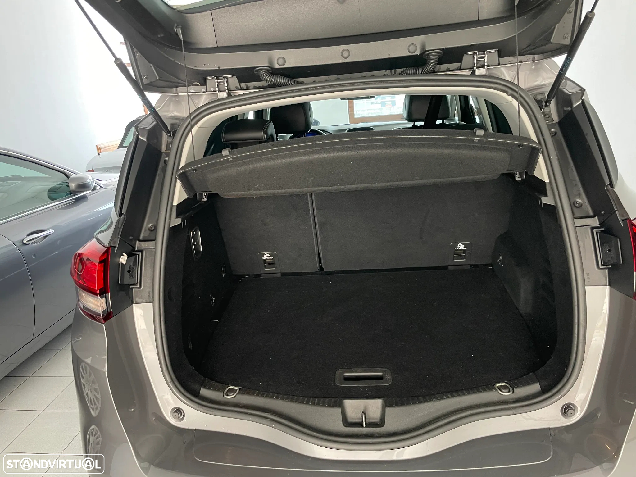 Renault Scénic 1.5 dCi Exclusive SS - 4
