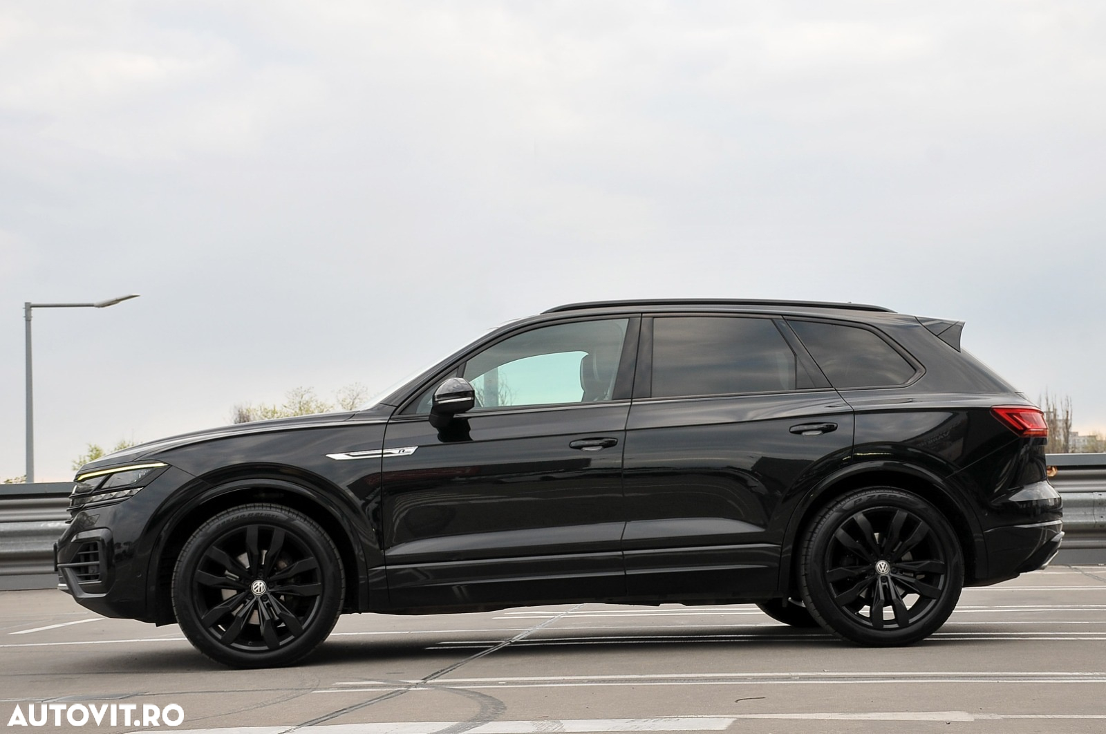 Volkswagen Touareg V6 TDI 4MOTION R-Line - 3
