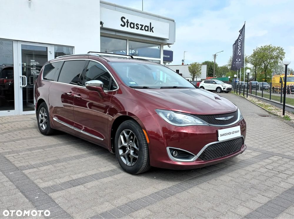 Chrysler Pacifica - 3