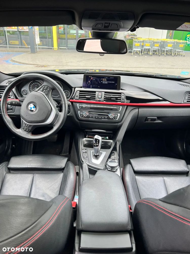 BMW Seria 3 328i Sport Line - 12