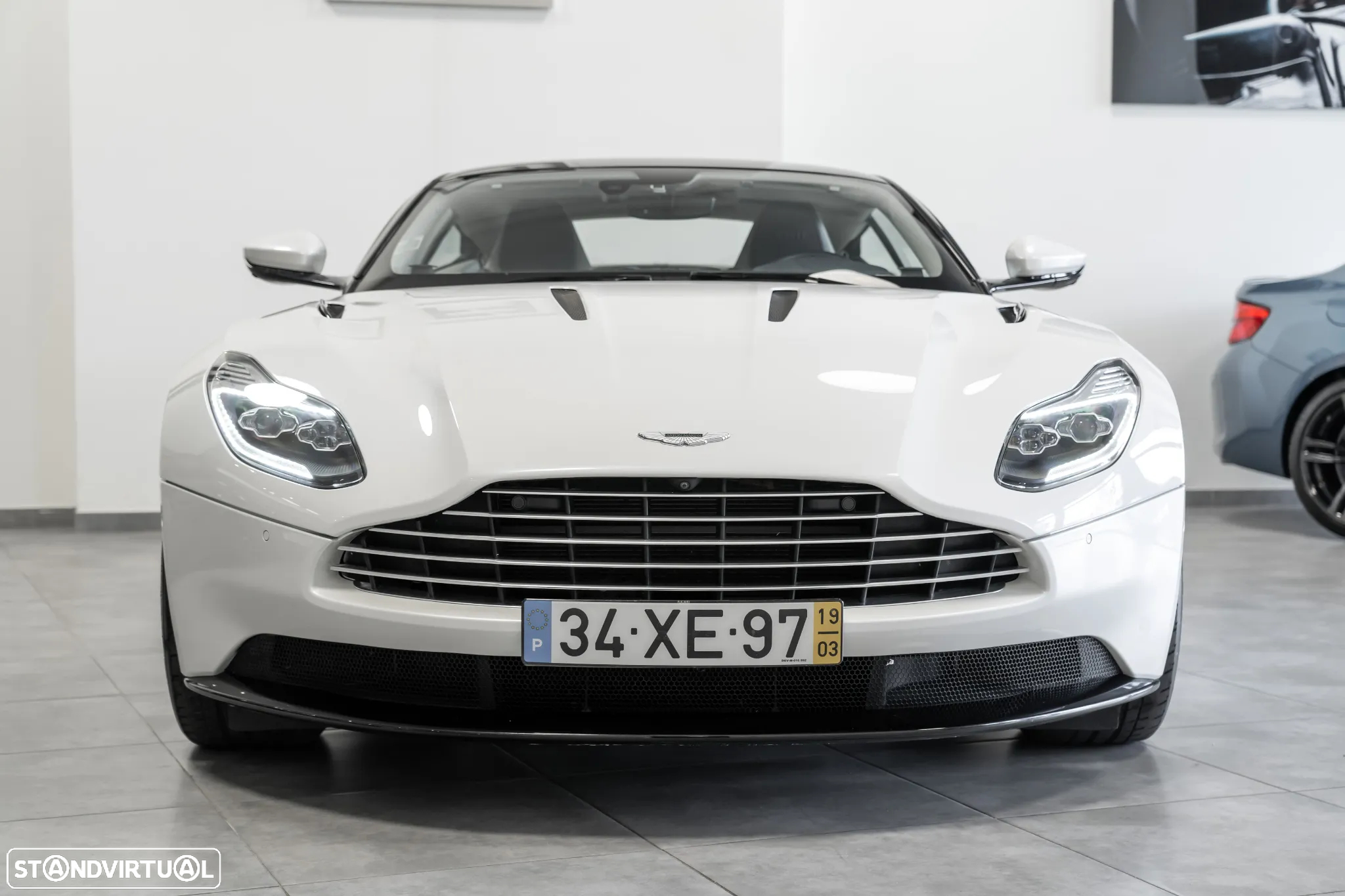 Aston Martin DB11 Coupé - 3