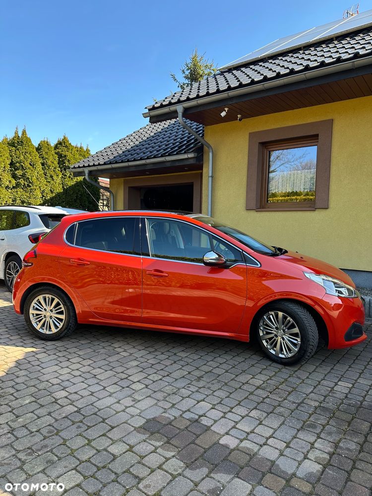 Peugeot 208 1.2 PureTech Allure - 5