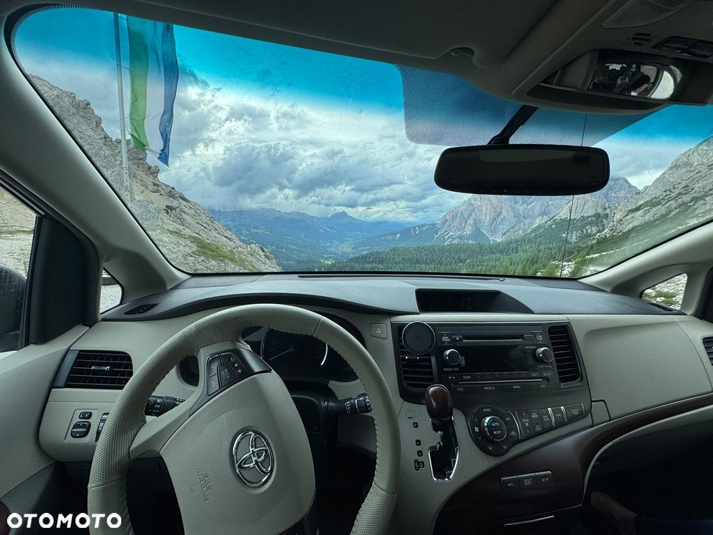 Toyota Sienna 3.5 V6 XLE AWD - 10