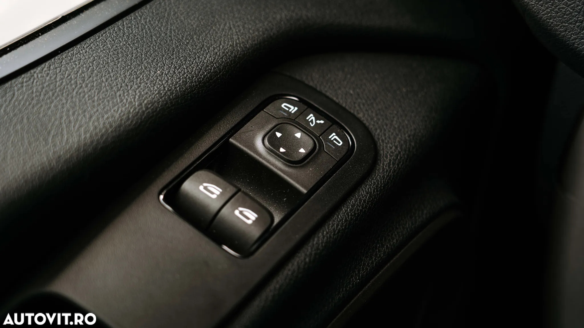 Mercedes-Benz Sprinter - 25