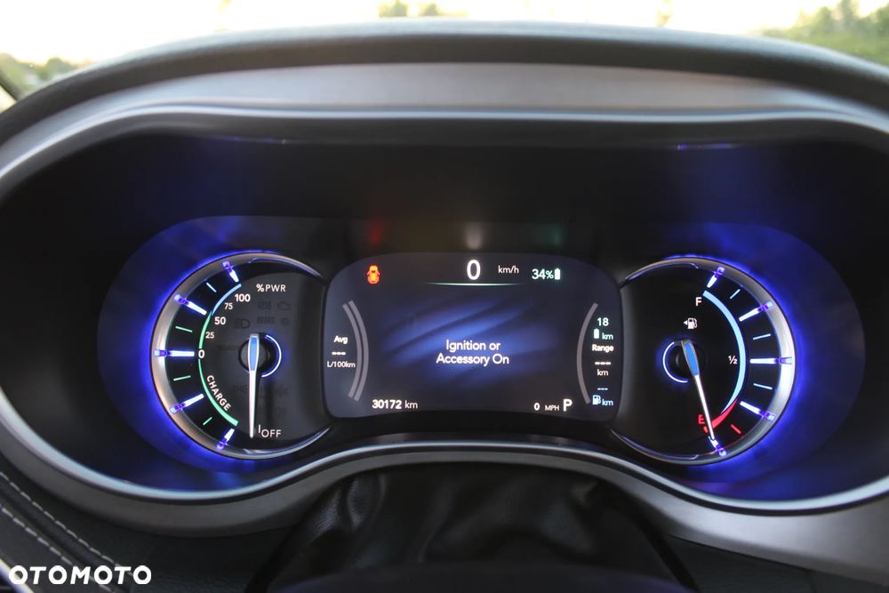 Chrysler Pacifica - 28