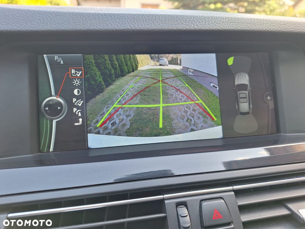 BMW Seria 5 530d Sport-Aut - 34