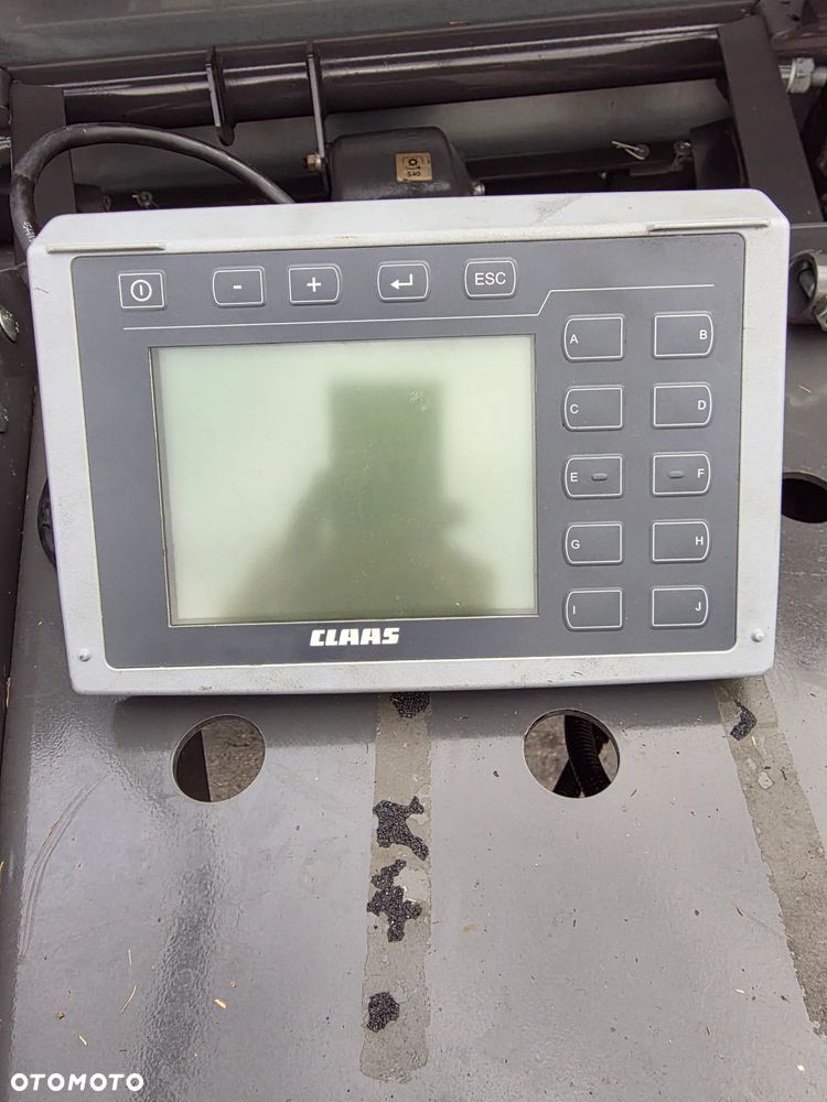 Claas Variant 480 RF - 9