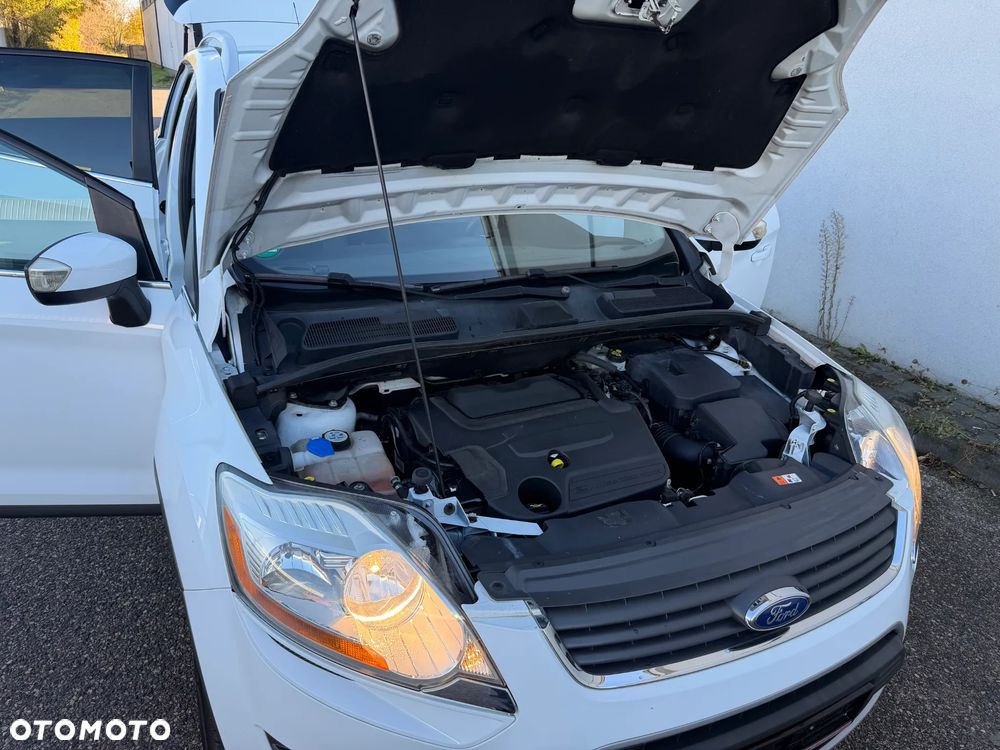 Ford Kuga 2.0 TDCi 2x4 Titanium - 35