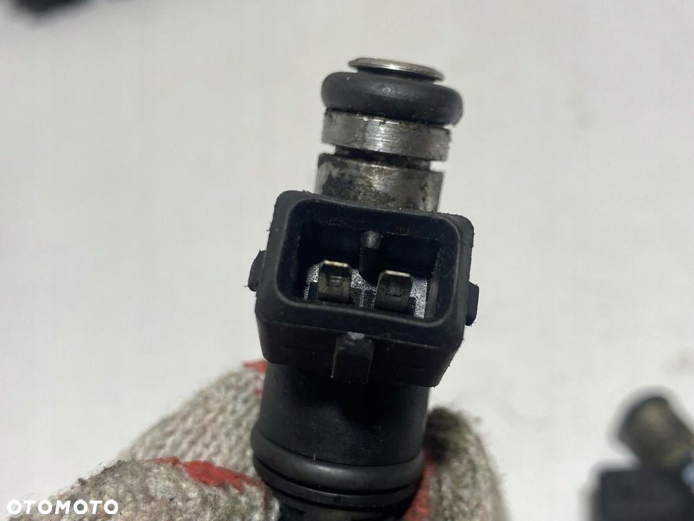 WTRYSK WTRYSKIWACZ VW TRANSPORTER T4 2.5 BENZYNA 021031B - 3