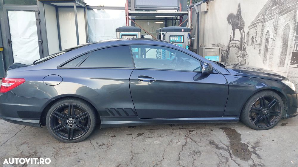Mercedes-Benz E - 18