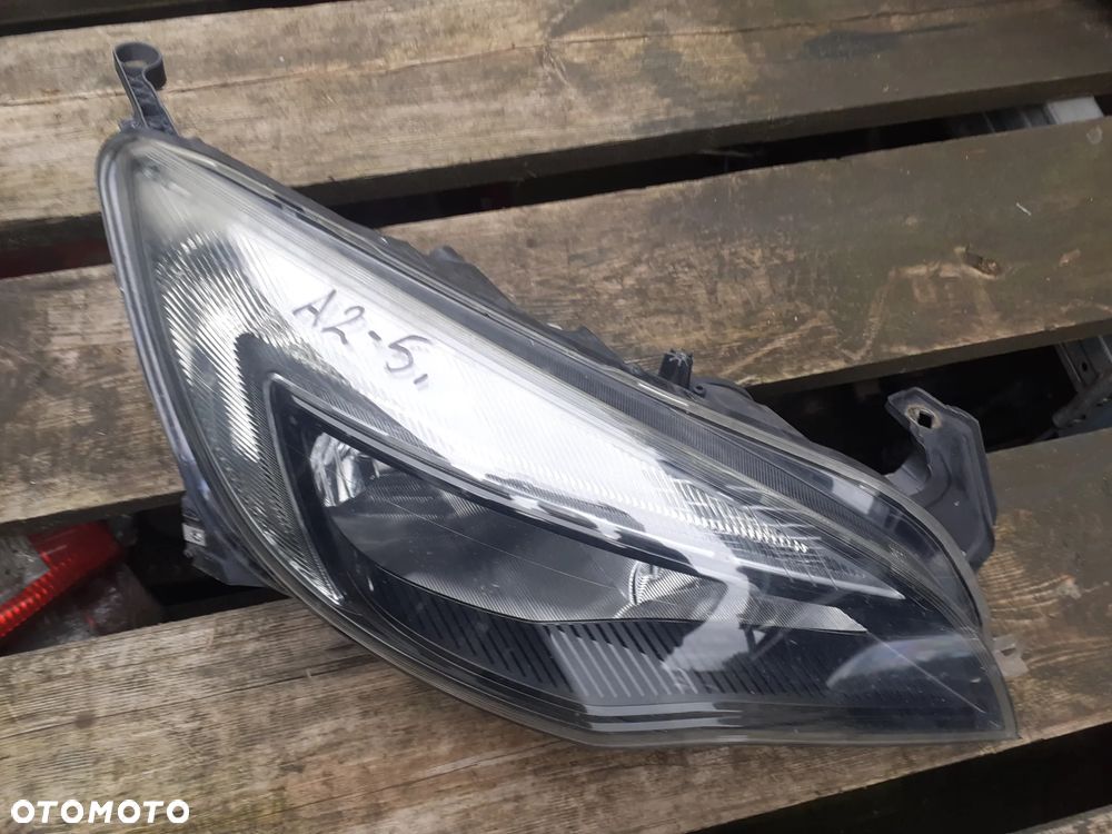 .  PRZOD PRZEDNIA LAMPA PRAWA OPEL ASTRA J CZARNA LIFT - 2