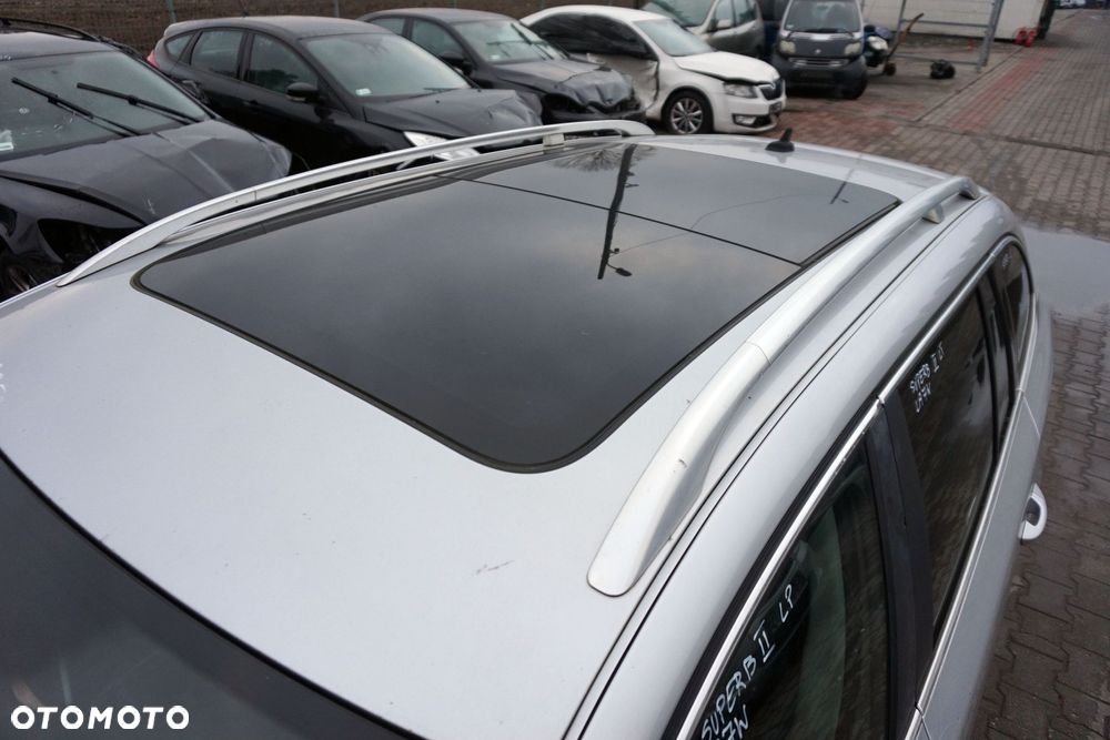 DACH SOLAR PANORAMA SUPERB II 3T KOMBI LA7W  SKODA 2008-2013 - 1