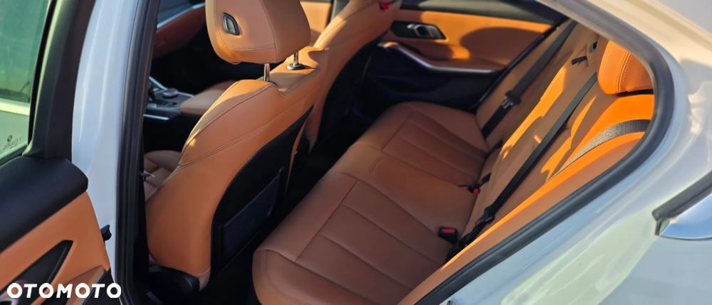 BMW Seria 3 - 16