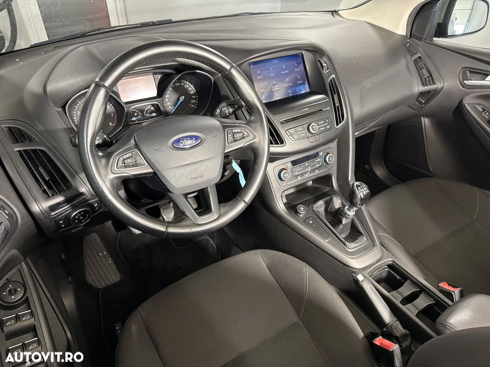 Ford Focus 1.0 EcoBoost Trend - 12