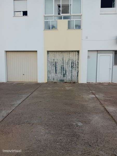 Vende-se  Pequena Garagem - Grande imagem: 2/3