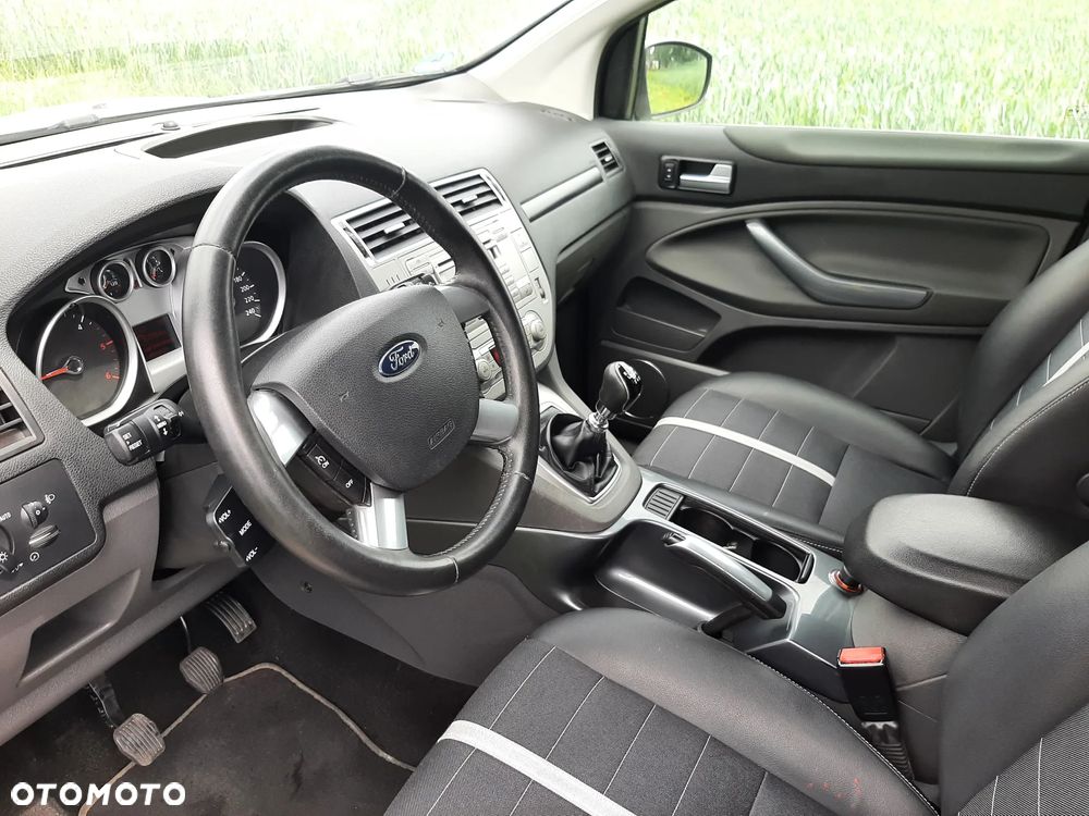 Ford Kuga 2.0 TDCi 4x4 Titanium - 26