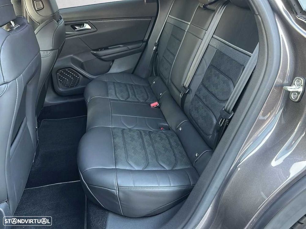 Citroën C5 X 1.6 Hybrid Shine e-EAT8 — fotografia 11