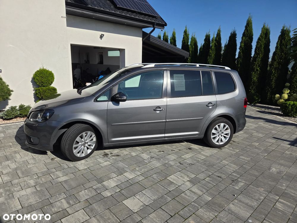 Volkswagen Touran 2013 photo 2