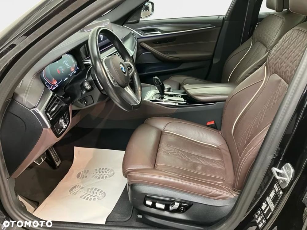 BMW Seria 5 540i xDrive - 8