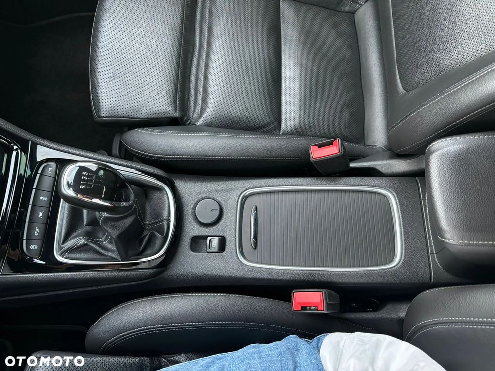 Opel Astra 1.6 Turbo Start/Stop Dynamic - 24