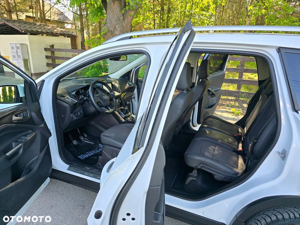Ford Kuga 1.5 EcoBoost 2x4 Titanium - 19