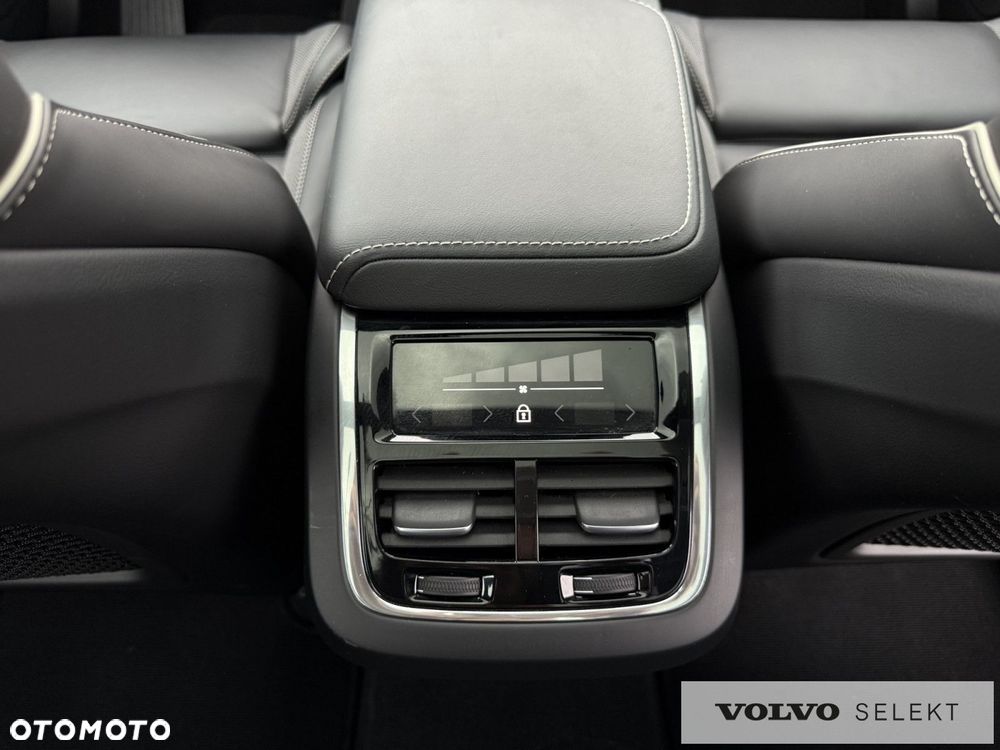 Volvo XC 60 - 30