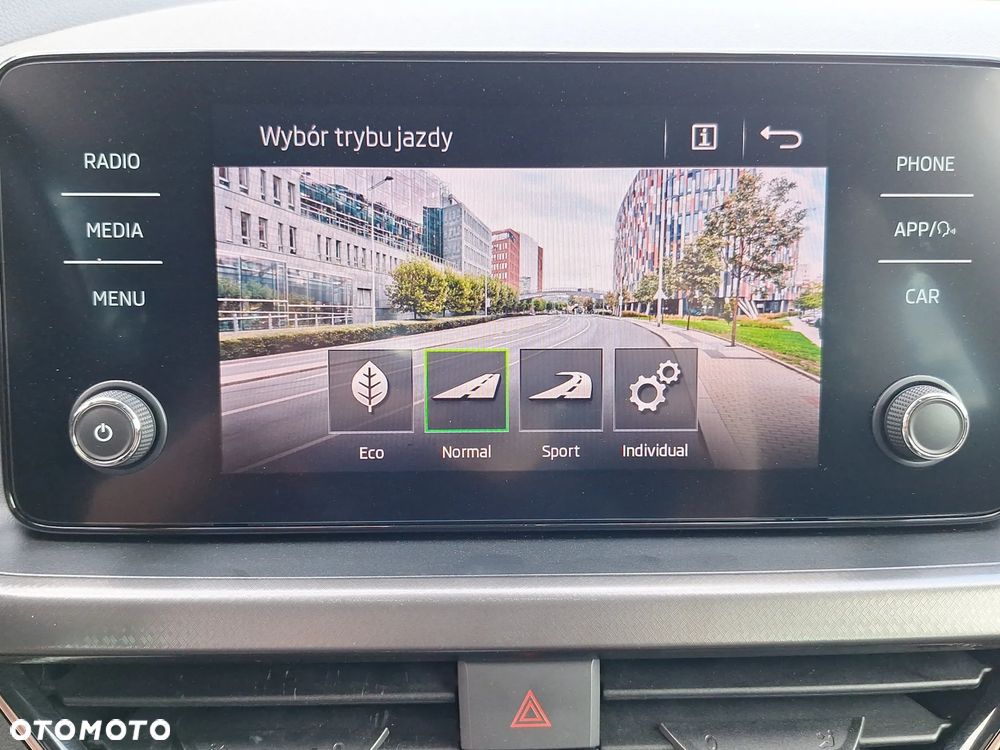 Skoda Kamiq 1.0 TSI Style DSG - 35