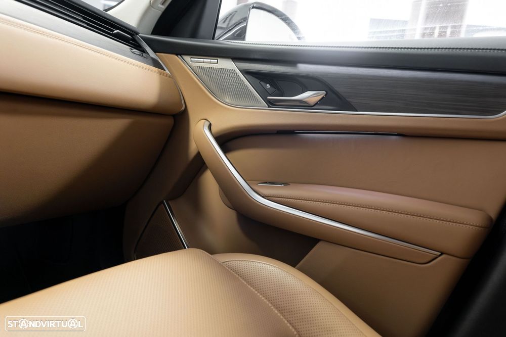 Jaguar F-Pace - 27