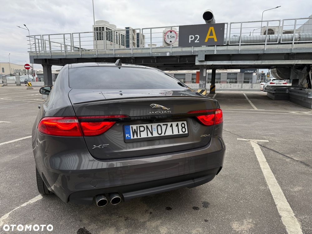 Jaguar XF 2.0 i4D R-Sport - 9