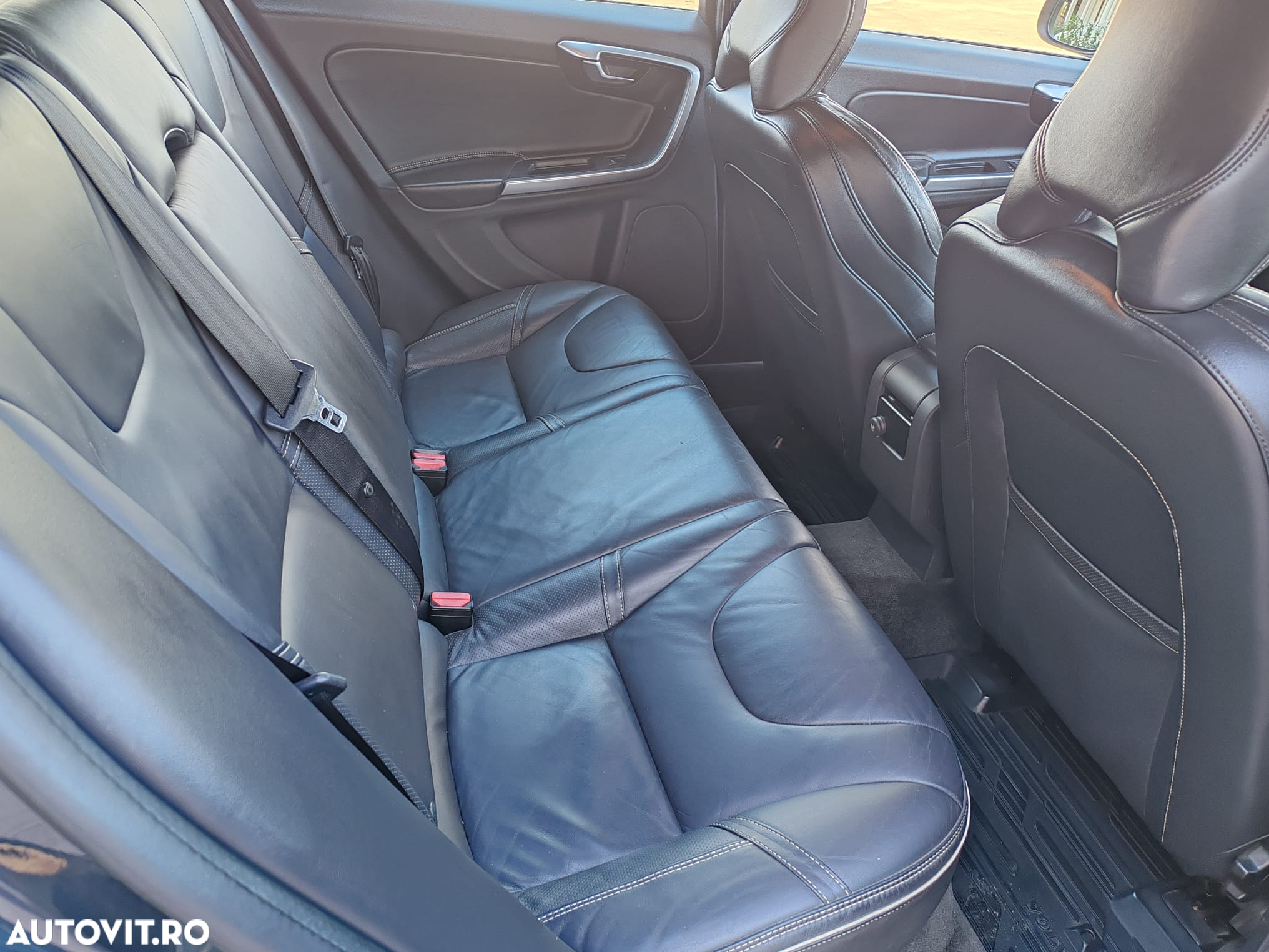 Volvo V60 D4 AWD Geartronic RDesign - 7