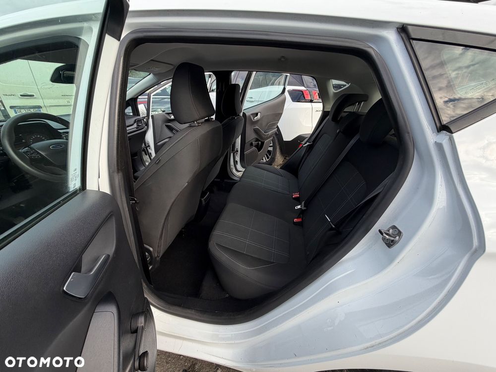Ford Fiesta - 9